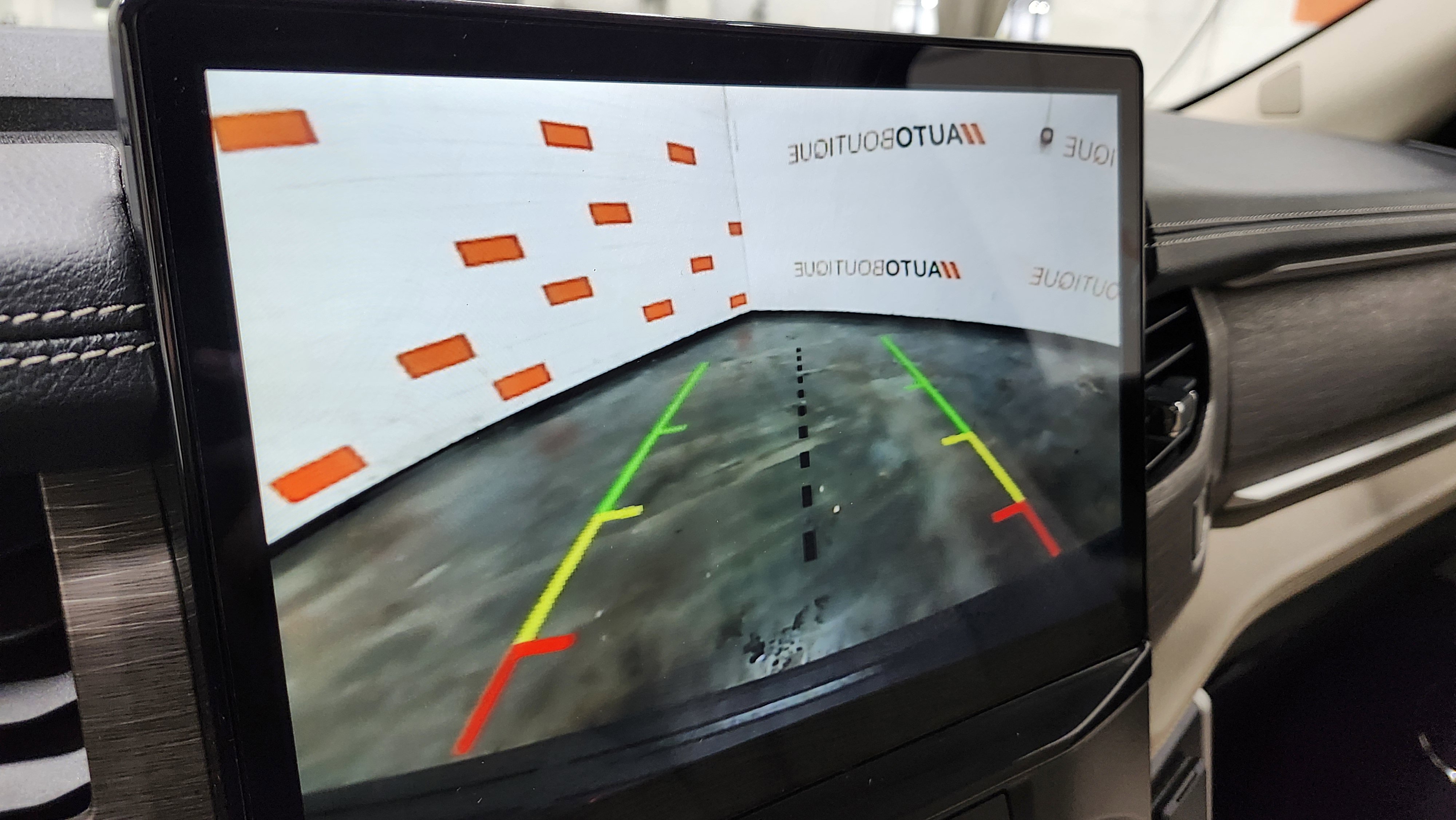 Used 2024 Ford Expedition Limited image 7