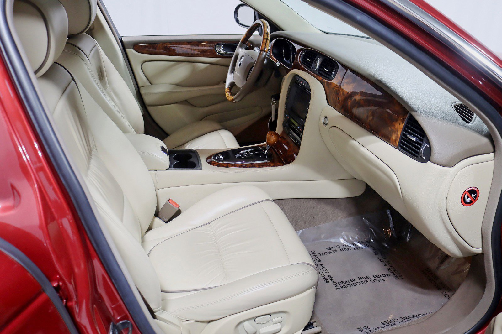 Used 2007 Jaguar XJ8 image 26