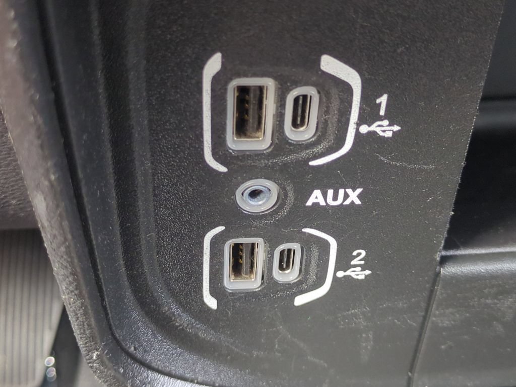 Used 2024 RAM 2500 Big Horn AWD/4WD image 23