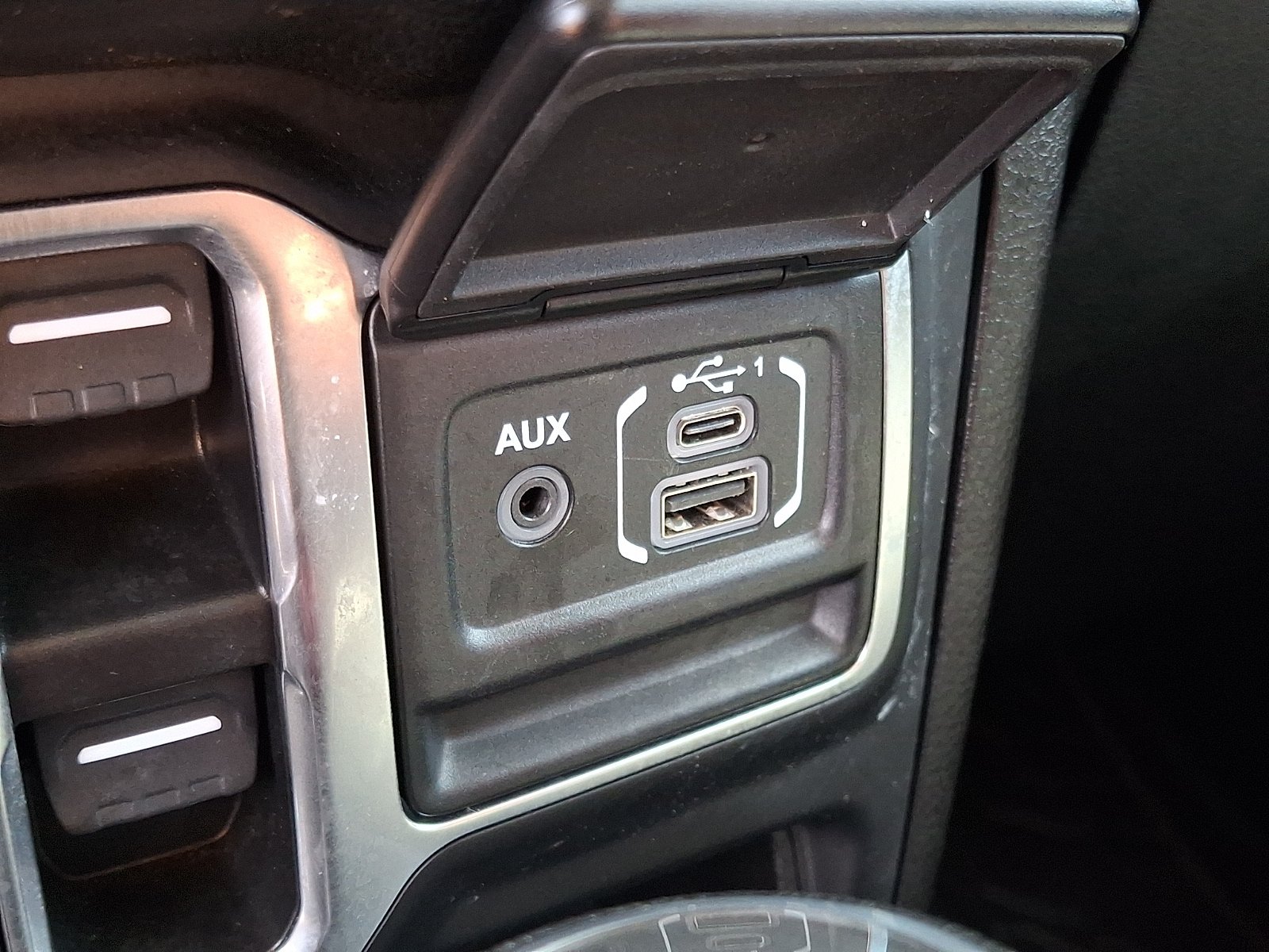 Certified 2024 Jeep Gladiator Sport AWD/4WD image 23