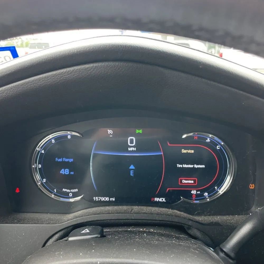 Used 2017 Cadillac Escalade ESV Luxury AWD/4WD image 30