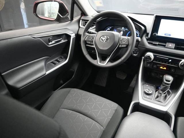 Used 2025 Toyota RAV4 XLE w/ Convenience Package image 10
