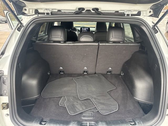 Used 2025 Jeep Compass Latitude image 30