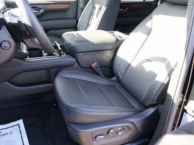 New 2026 GMC Yukon XL Denali w/ Sun & Power Step Package AWD/4WD image 41