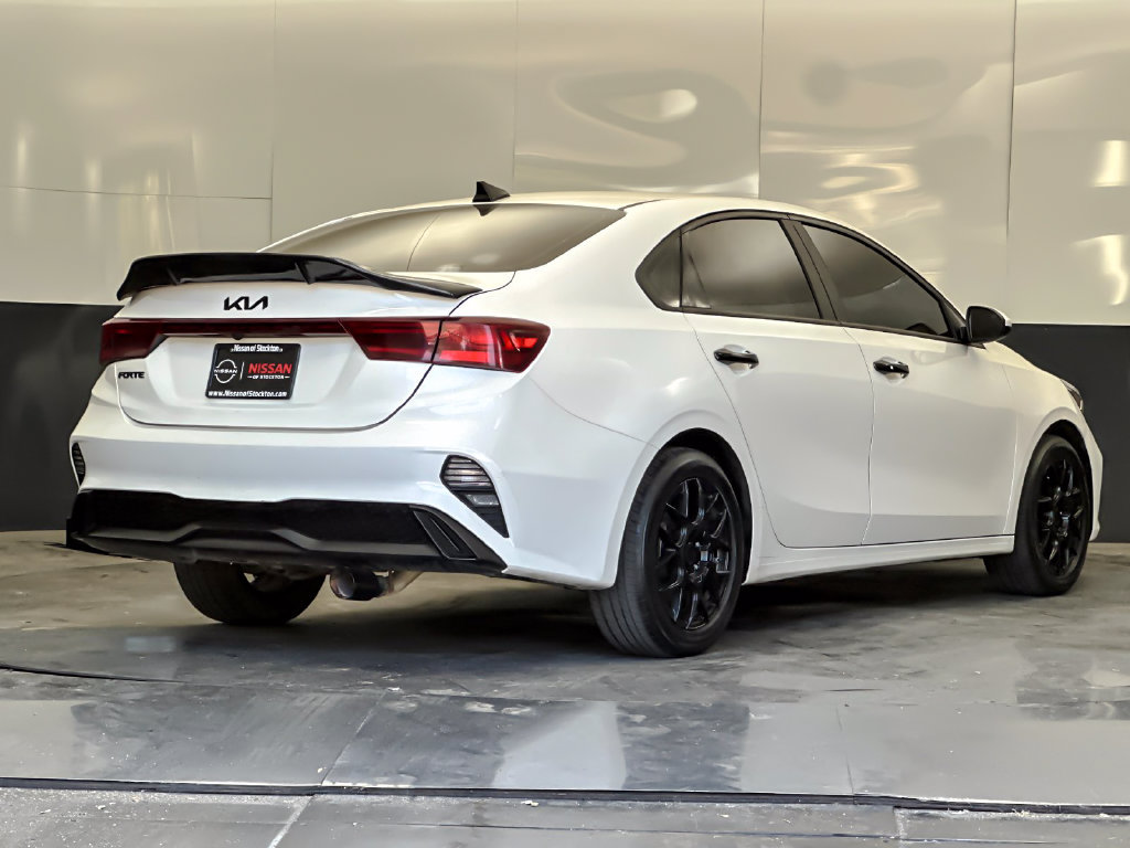 Used 2023 Kia Forte LXS FWD image 3