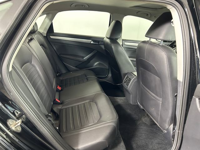 Used 2015 Volkswagen Passat 1.8T SE image 28