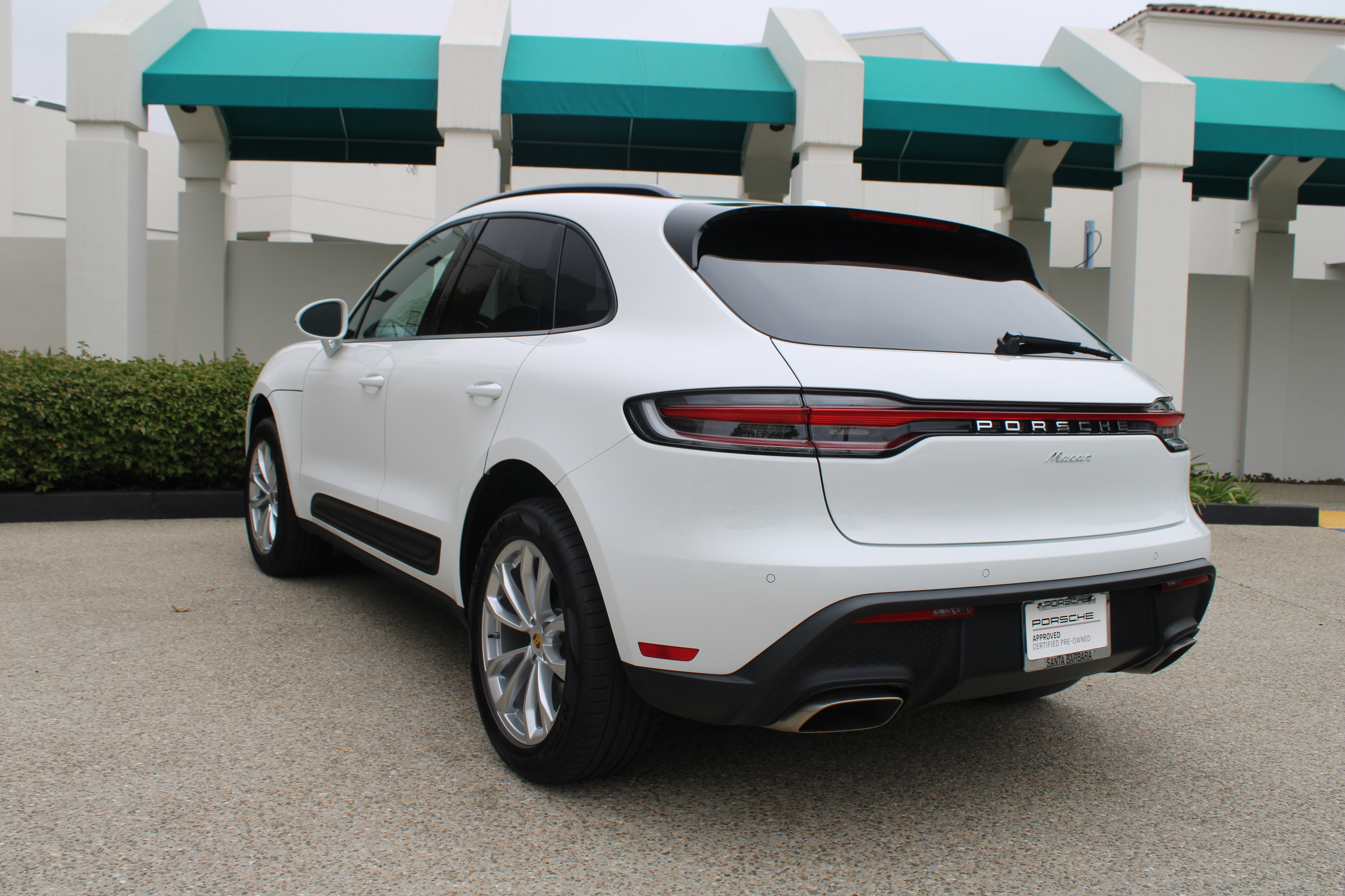 Certified 2026 Porsche Macan Turbo AWD/4WD image 3