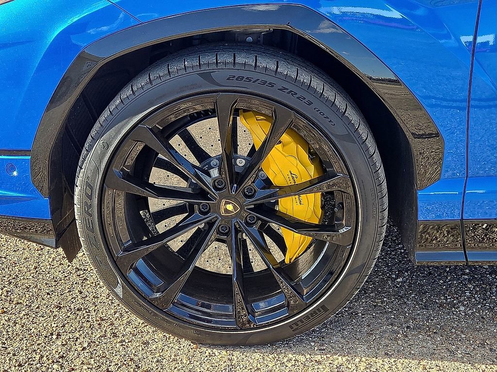 Used 2023 Lamborghini Urus S image 11