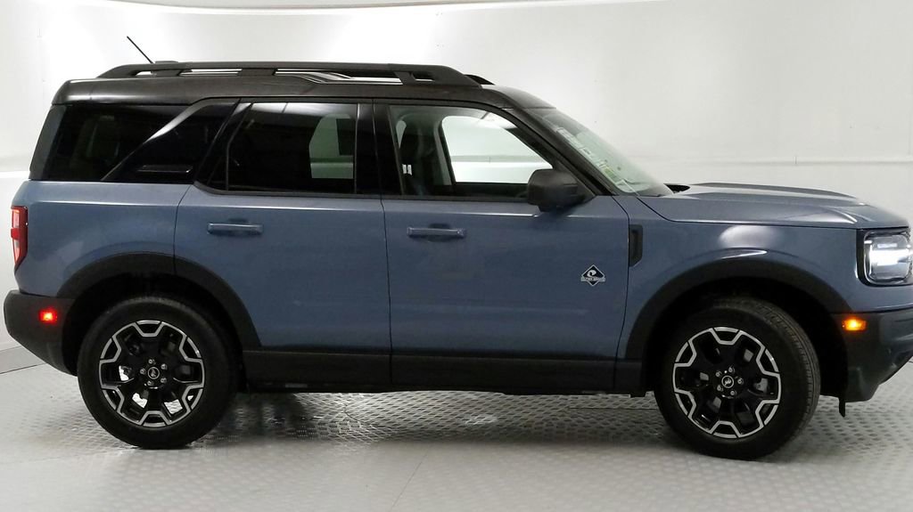 New 2025 Ford Bronco Sport Outer Banks w/ Outer Banks Tech Package+ image 2