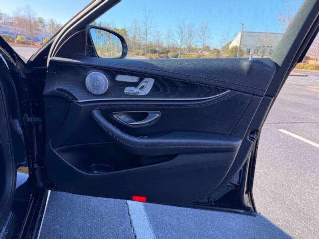 Used 2018 Mercedes-Benz E 300 4MATIC image 18