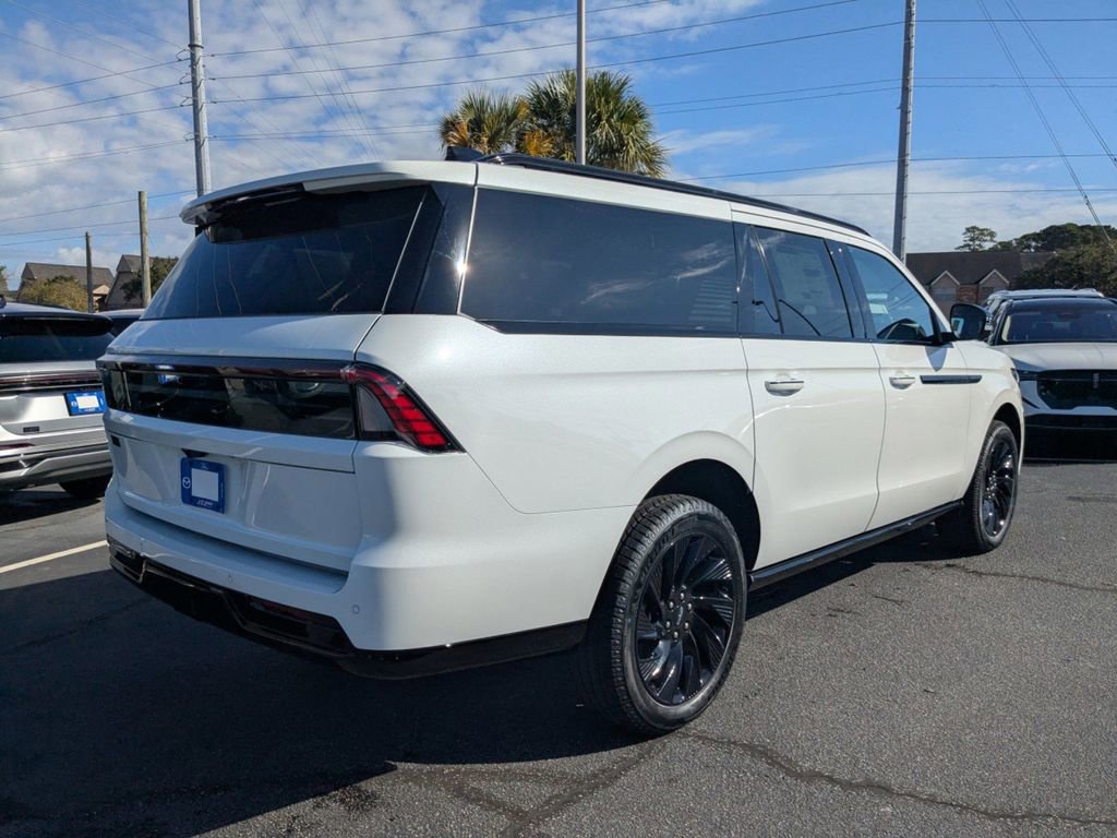 New 2026 Lincoln Navigator L Reserve w/ Jet Appearance Package image 4