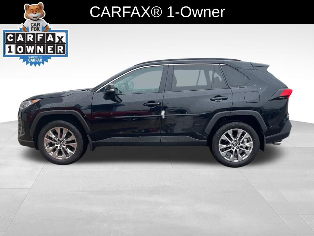 Used 2020 Toyota RAV4 XLE Premium image 4