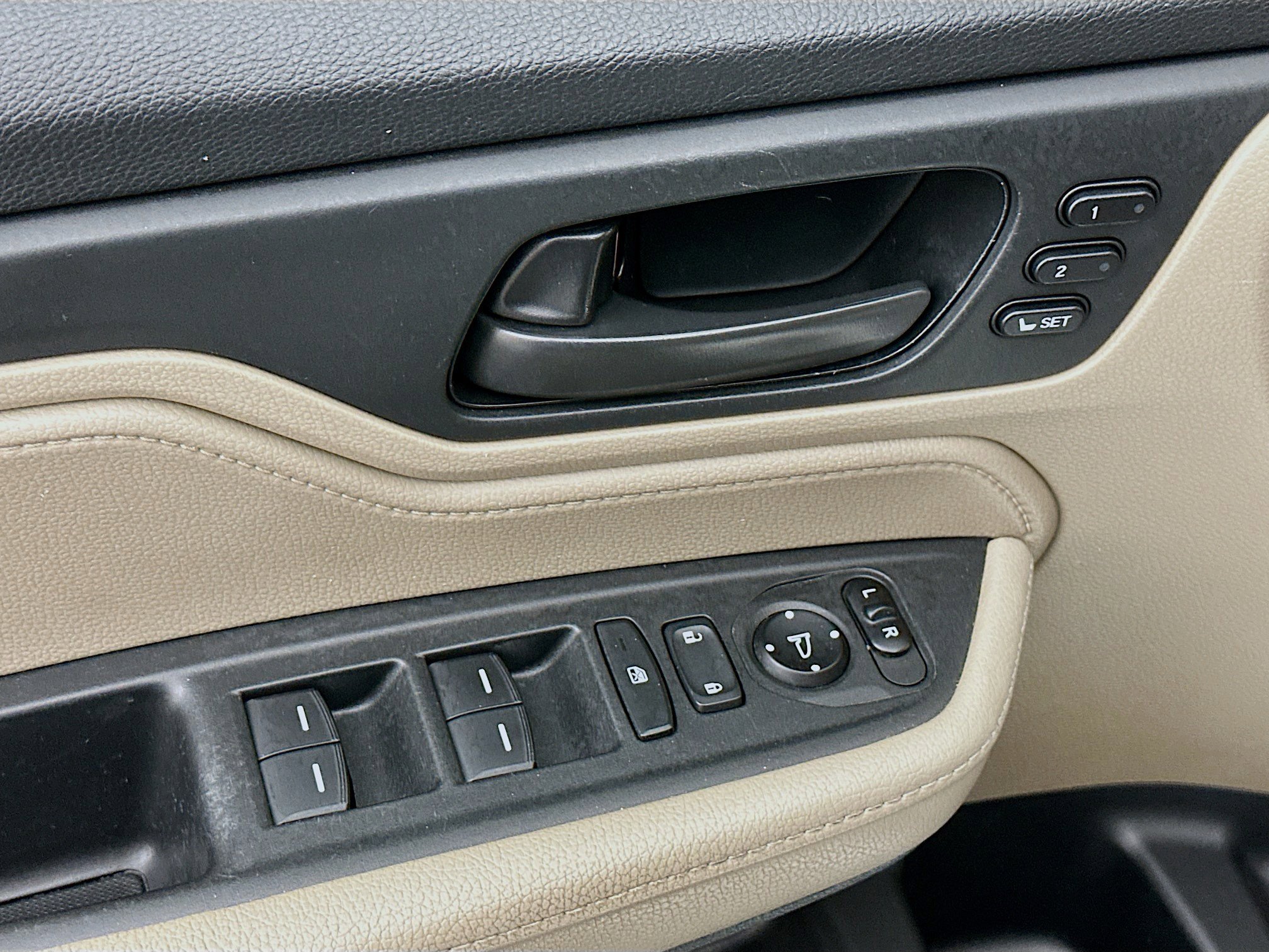 Used 2018 Honda Odyssey EX-L image 15