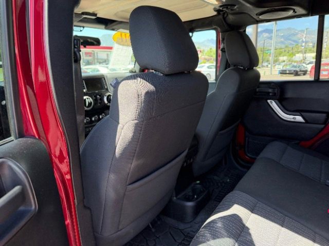Used 2011 Jeep Wrangler Unlimited Sahara w/ Dual Top Group AWD/4WD image 19