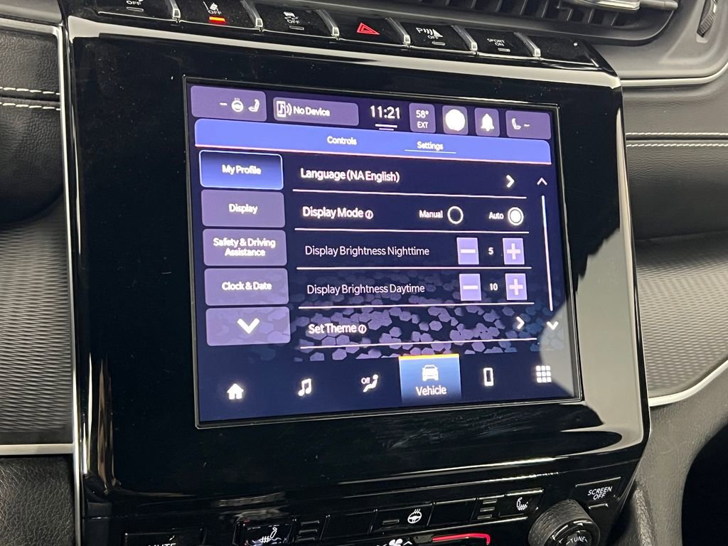 Used 2023 Jeep Grand Cherokee L Laredo image 38