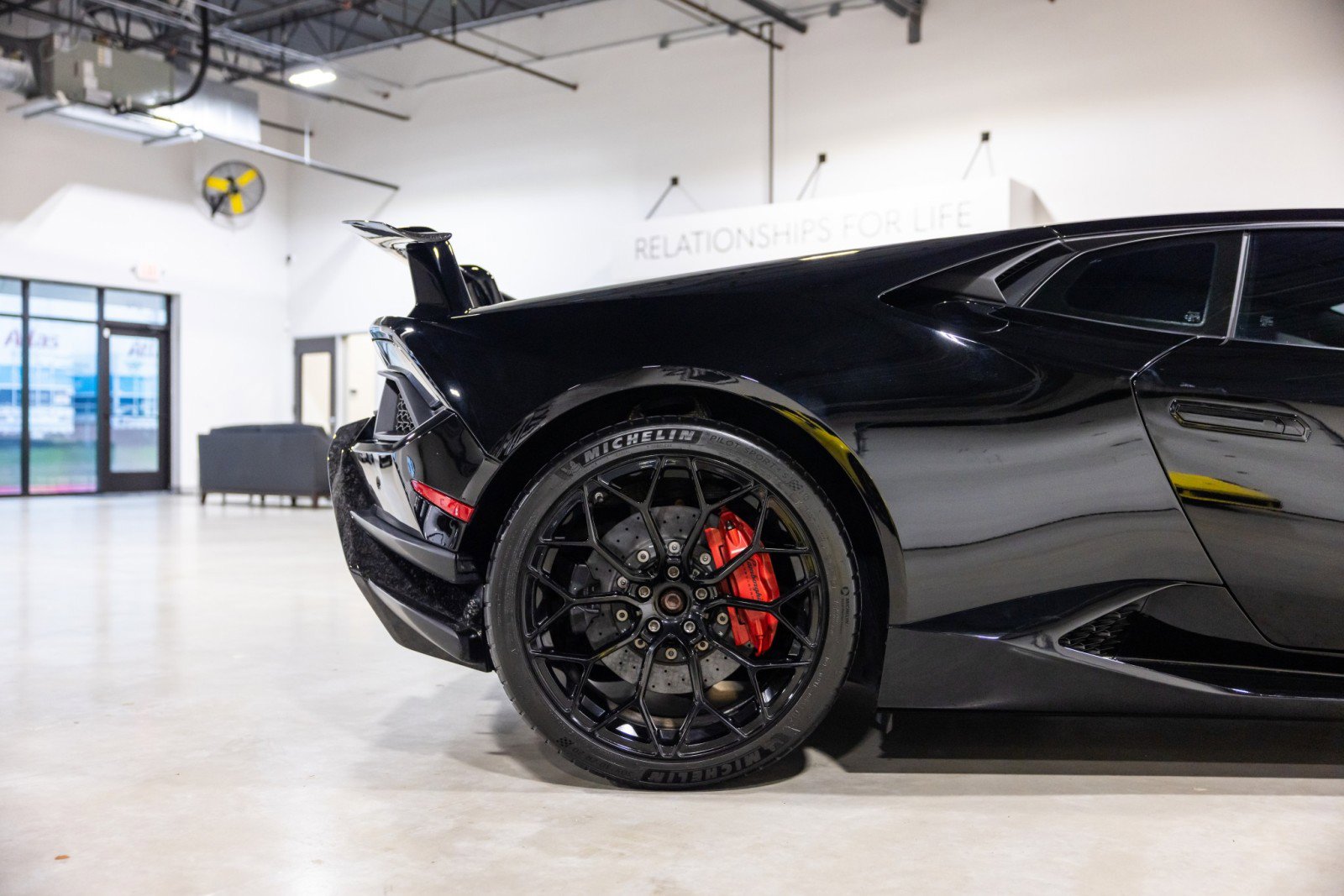 Used 2018 Lamborghini Huracan Performante image 28