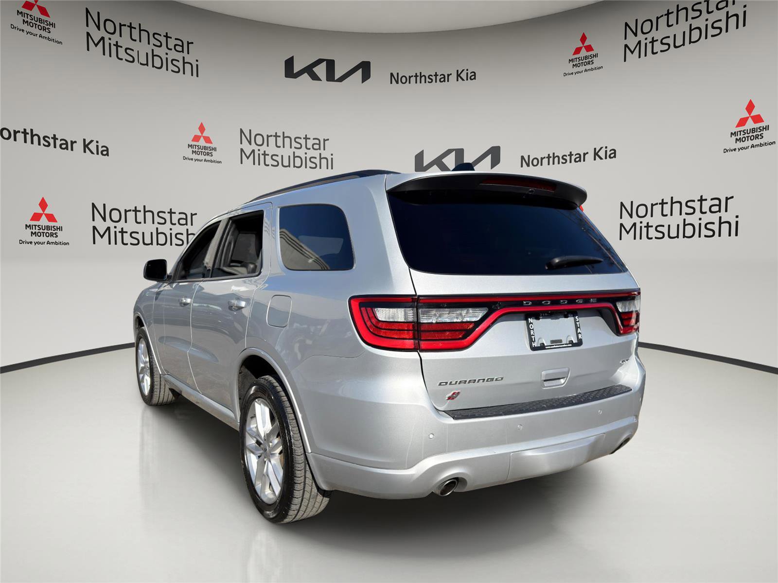 Used 2024 Dodge Durango GT image 2