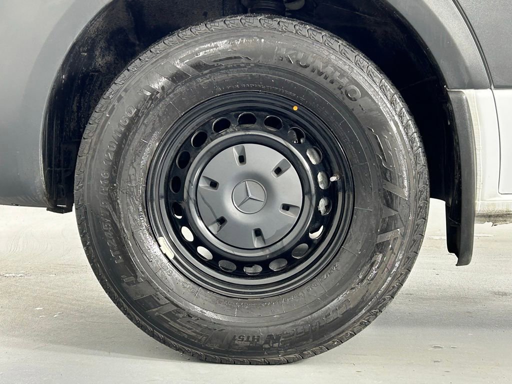 Used 2024 Mercedes-Benz Sprinter 2500 image 35