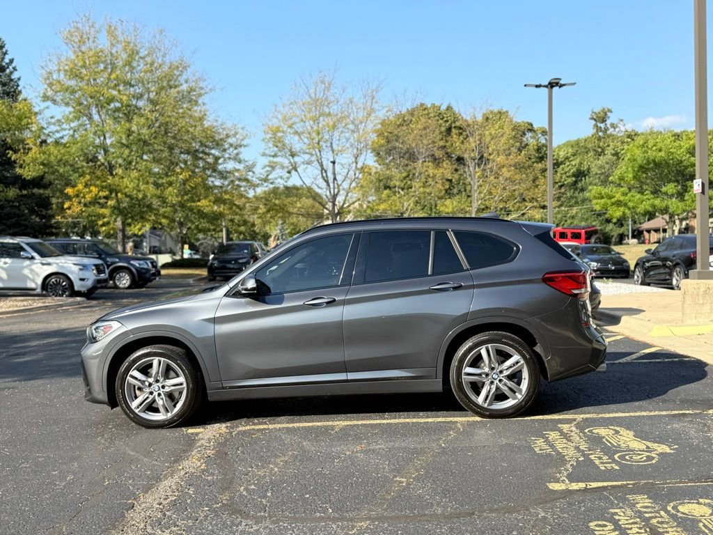 Used 2021 BMW X1 xDrive28i w/ M Sport Package image 3