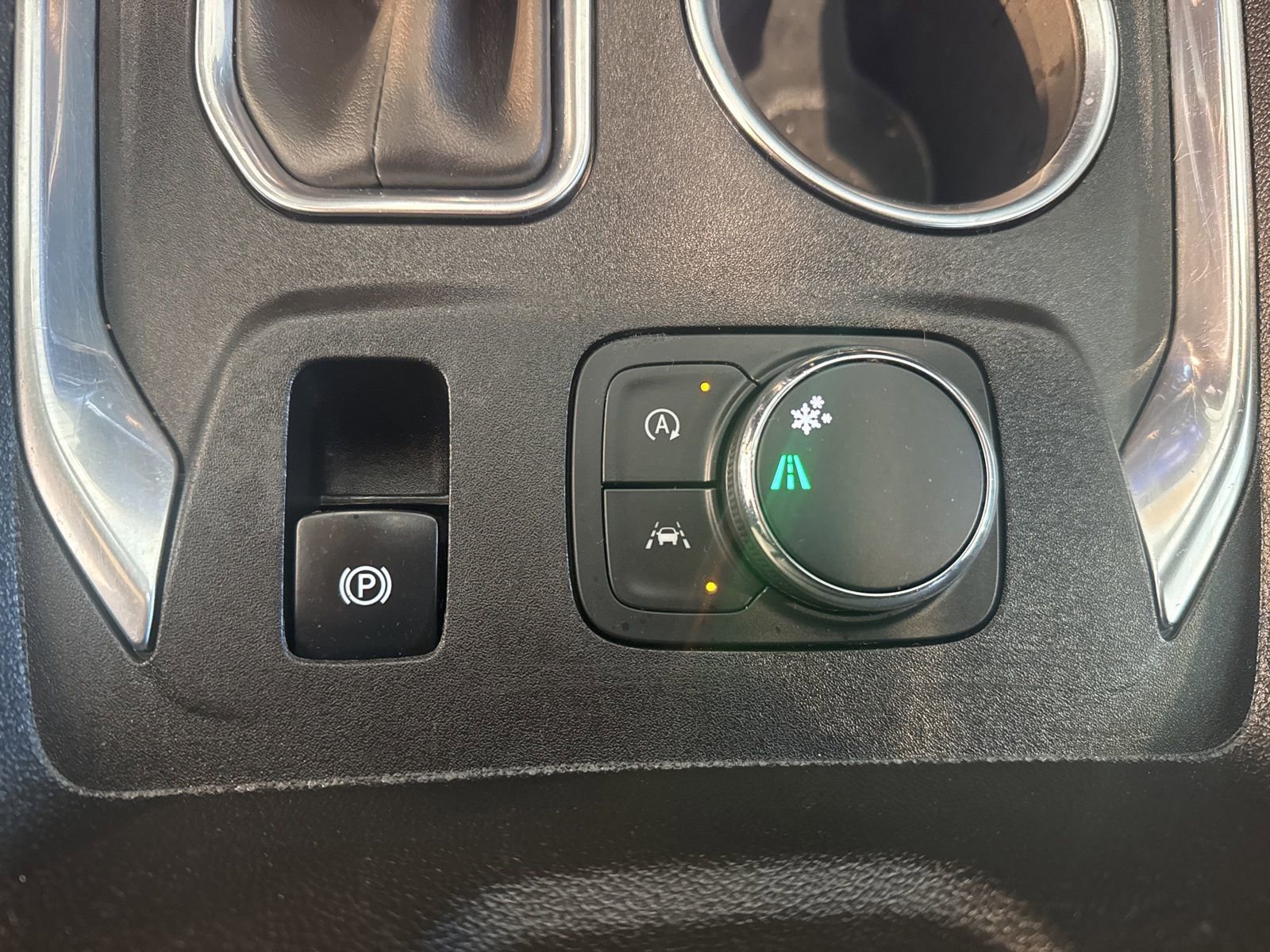 Used 2022 Chevrolet Traverse LT image 29