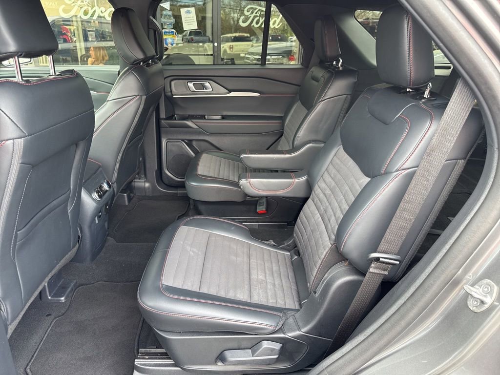 Certified 2025 Ford Explorer ST-Line image 23