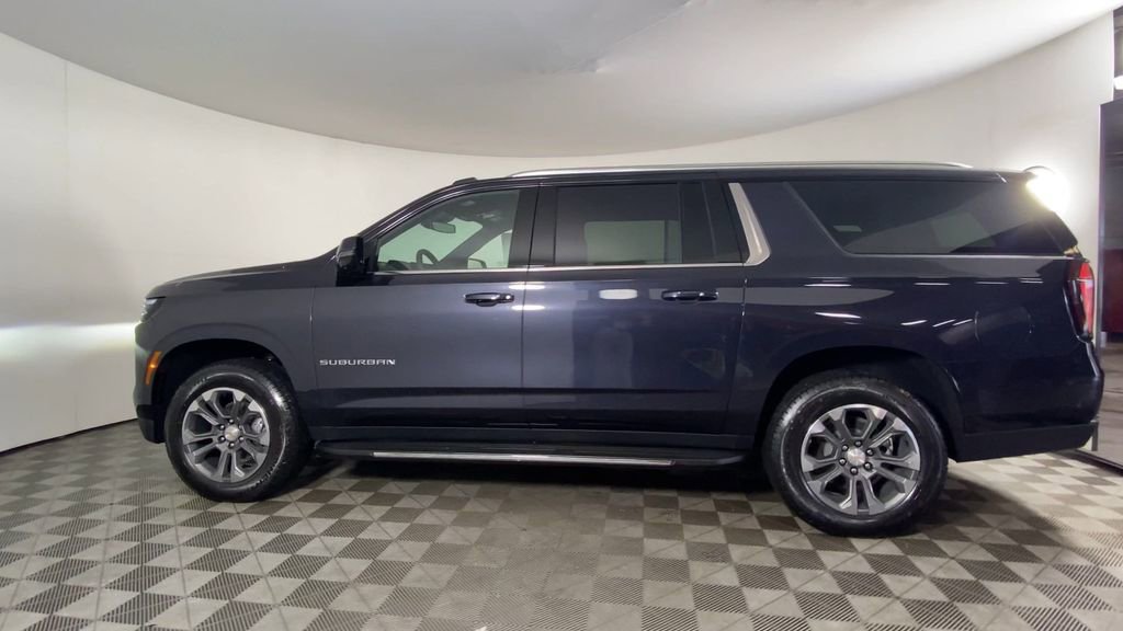 New 2026 Chevrolet Suburban LT w/ Comfort Package image 7