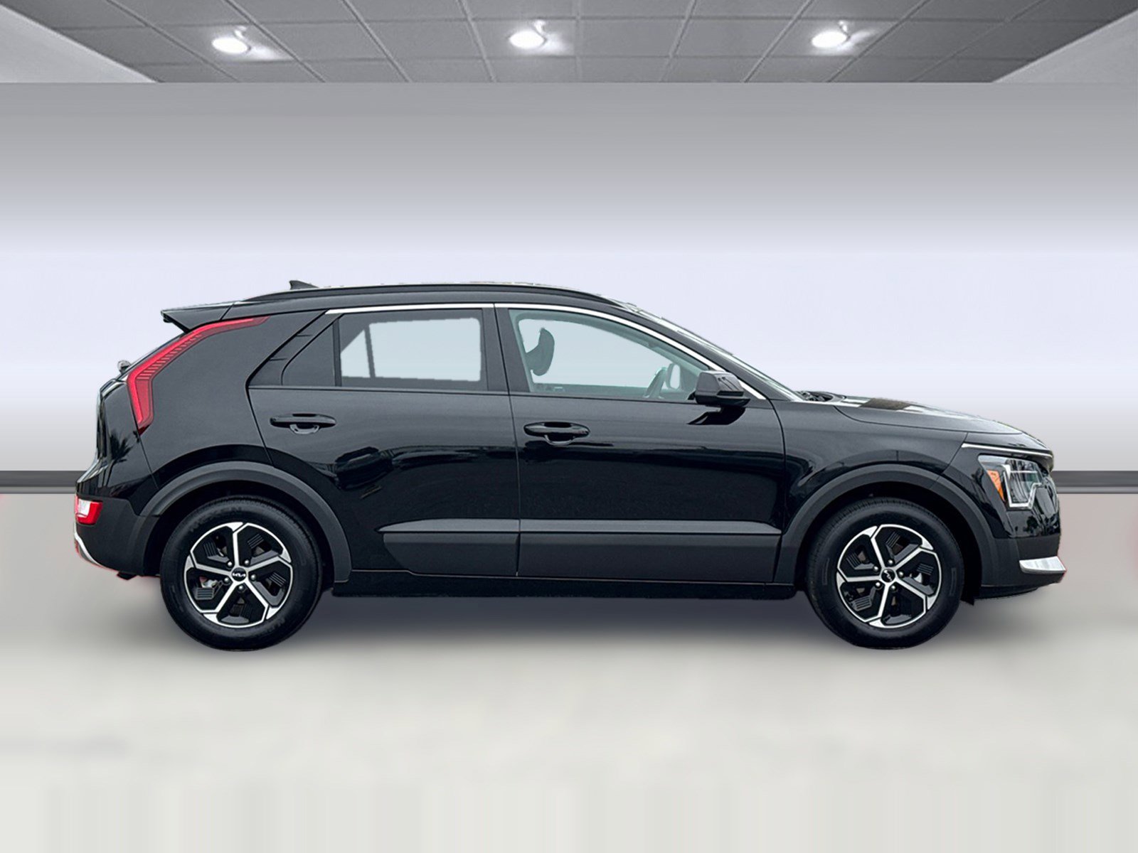 Used 2024 Kia Niro LX FWD image 7