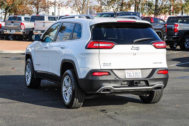Used 2017 Jeep Cherokee Limited w/ Luxury Group image 2