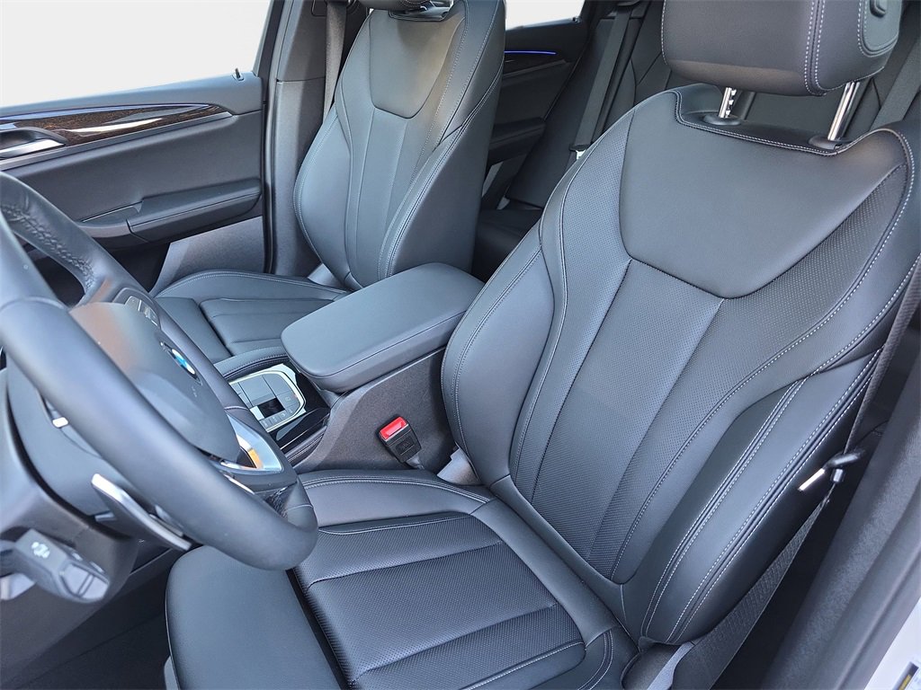 Used 2024 BMW X4 xDrive30i w/ Parking Assistance Package image 18