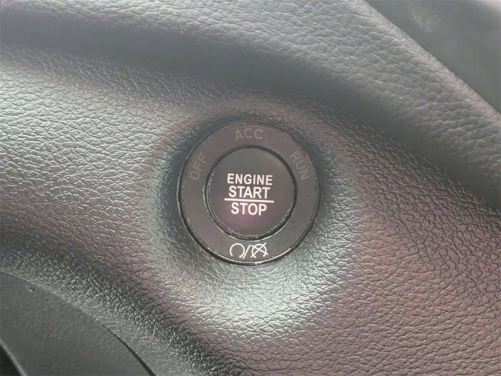 Certified 2023 Jeep Cherokee Altitude Lux image 14