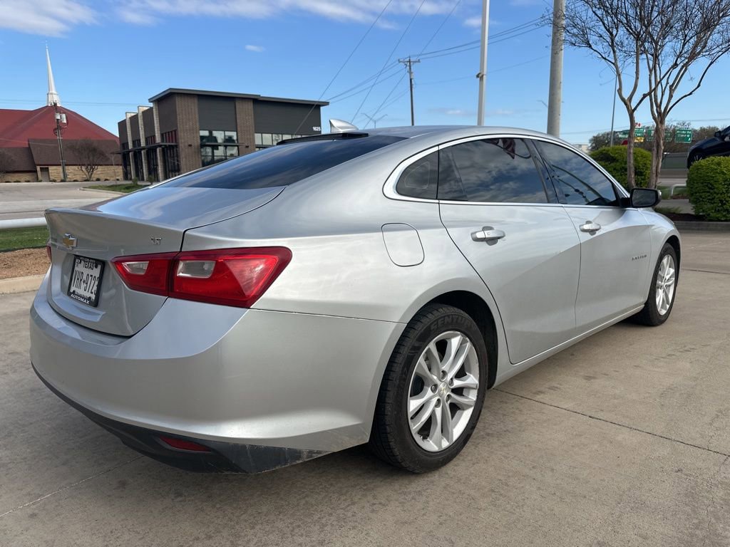 Used 2017 Chevrolet Malibu LT image 4