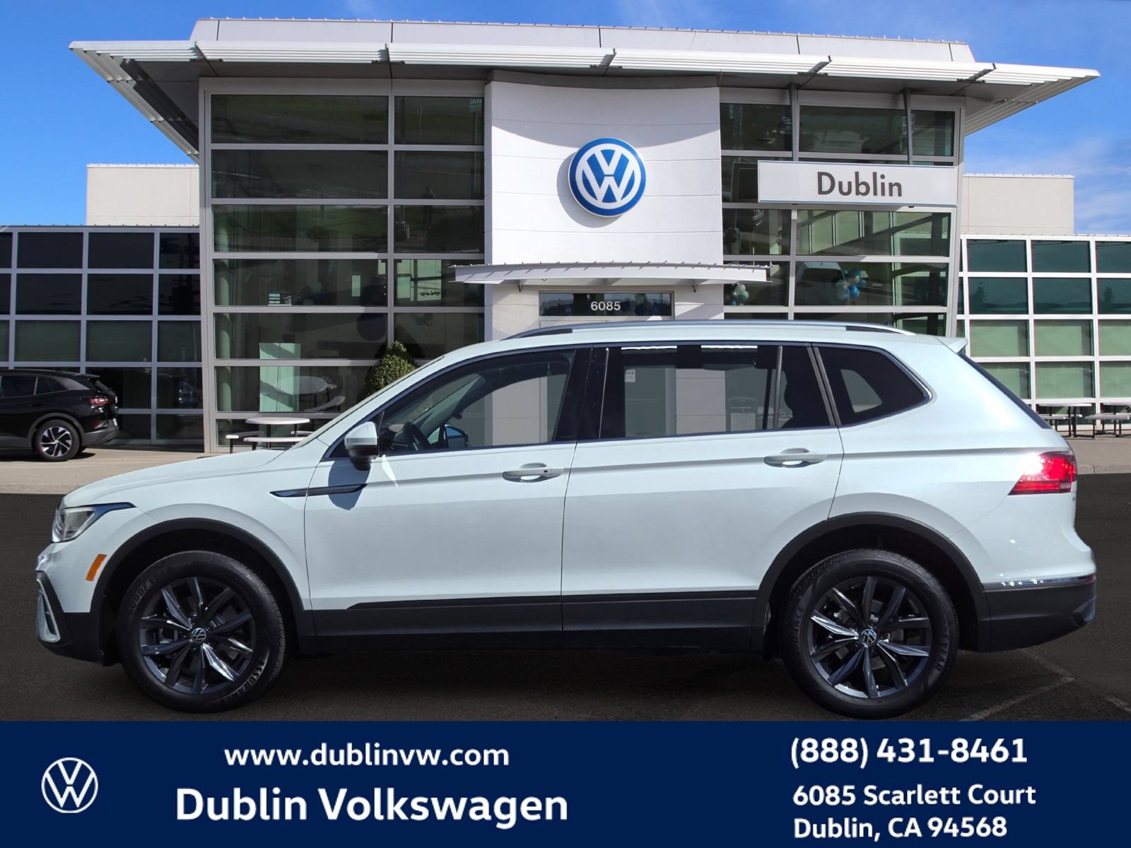 Certified 2023 Volkswagen Tiguan SE FWD image 7