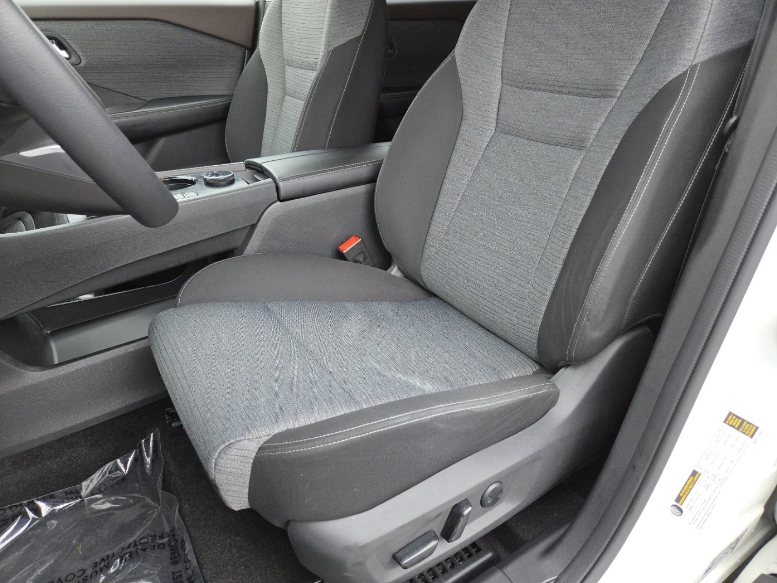 Used 2023 Nissan Rogue SV AWD/4WD image 23