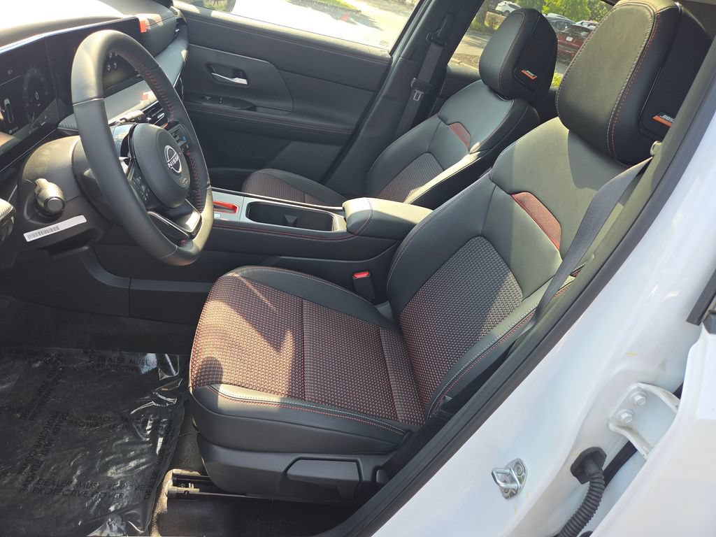 New 2026 Nissan Kicks SR w/ SR Premium Package AWD/4WD image 31
