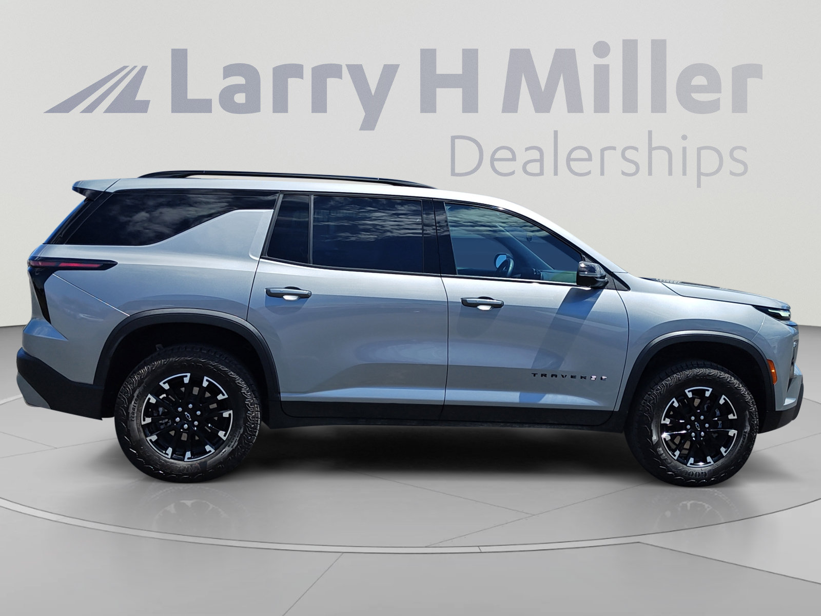 Certified 2025 Chevrolet Traverse Z71 w/ Driver Confidence Package AWD/4WD image 6