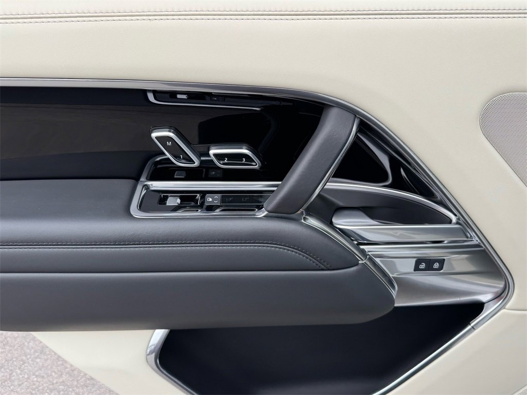 Used 2024 Land Rover Range Rover Long Wheelbase SE image 45