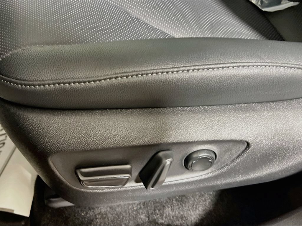 Certified 2025 Toyota Grand Highlander AWD image 15