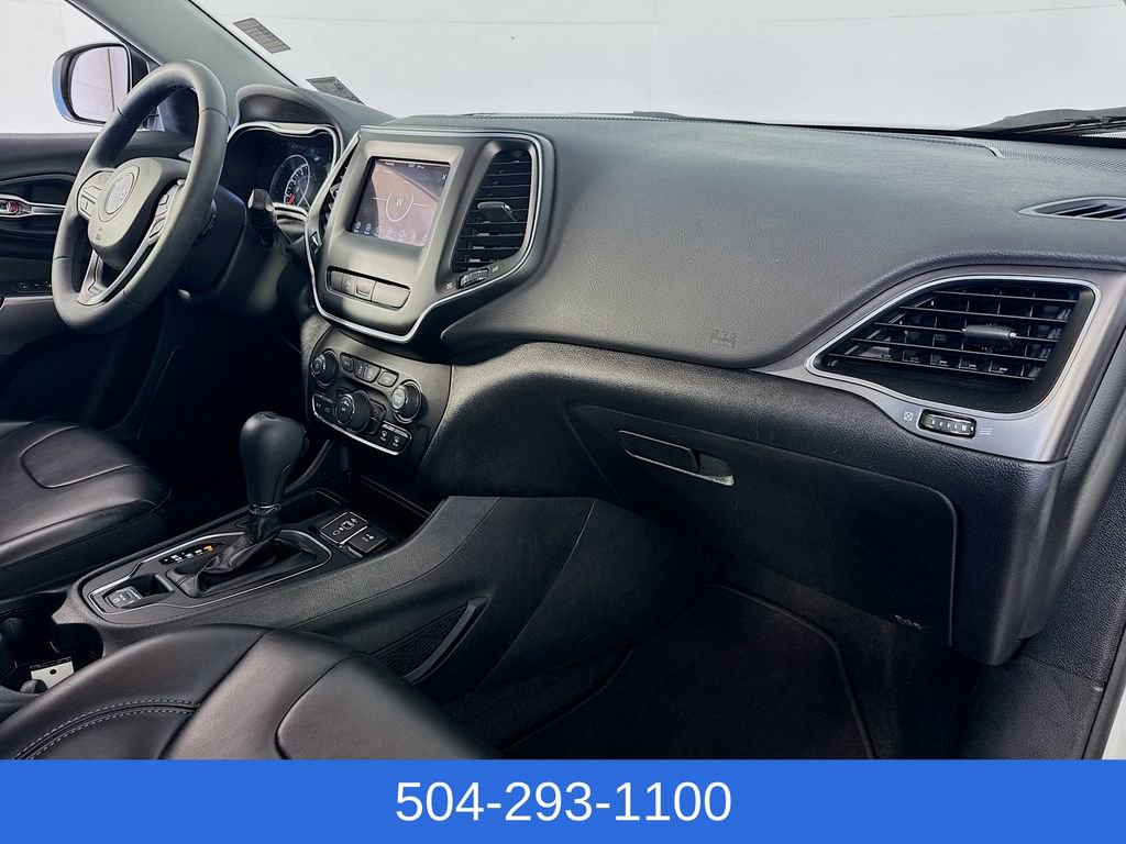 Used 2020 Jeep Cherokee Latitude Plus FWD image 30