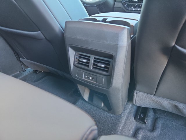 Used 2026 Chevrolet Colorado ZR2 w/ Technology Package AWD/4WD image 27