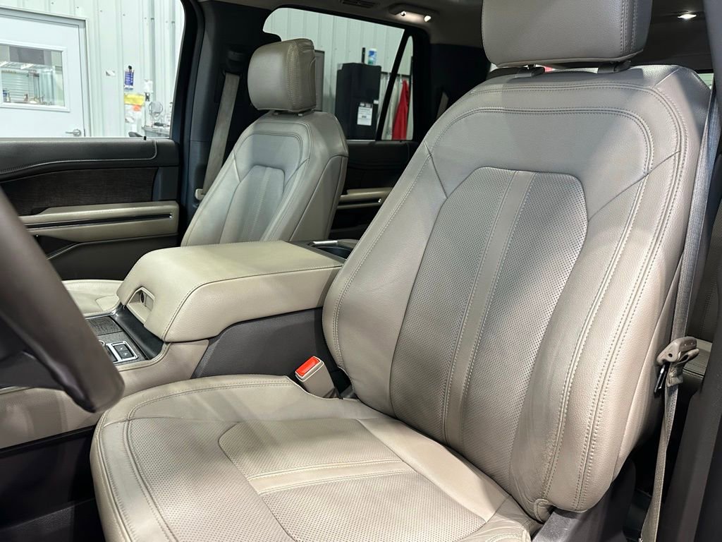 Used 2019 Ford Expedition Limited w/ Equipment Group 302A image 16
