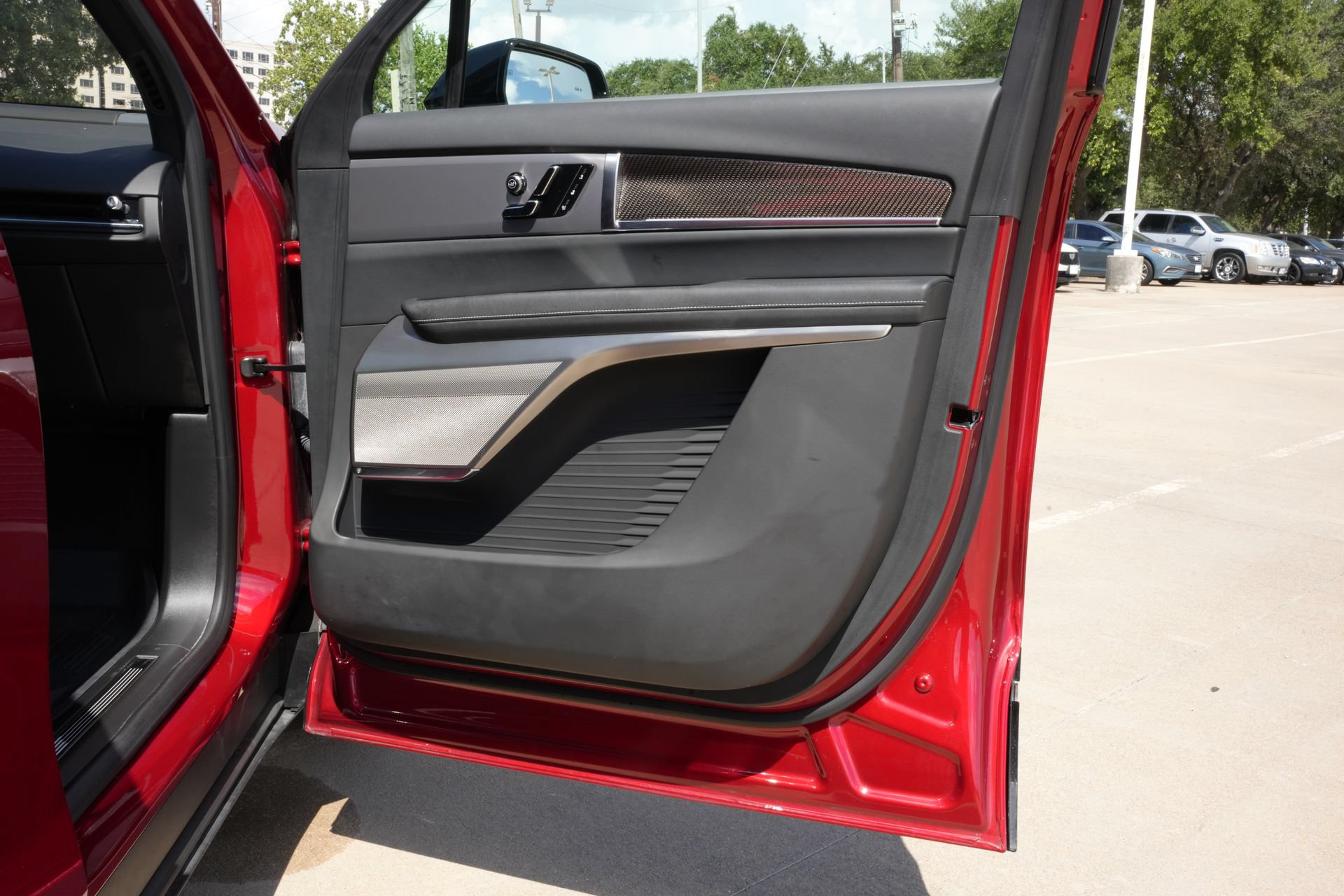 Certified 2026 Cadillac Vistiq Sport w/ LPO, Floor Liner Package AWD/4WD image 28