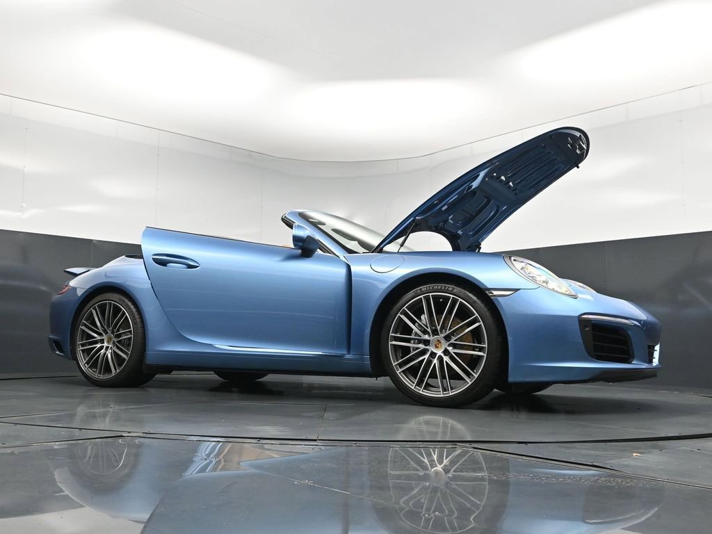 Certified 2019 Porsche 911 Carrera RWD image 35
