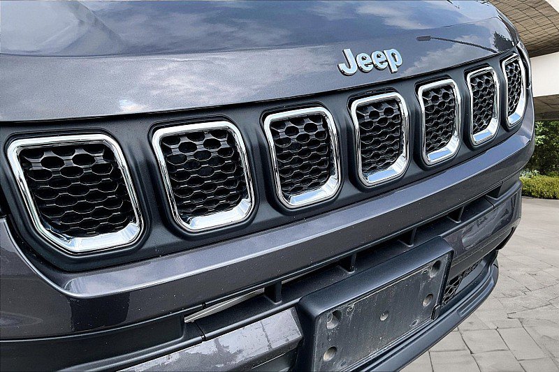 Used 2023 Jeep Compass Latitude AWD/4WD image 24