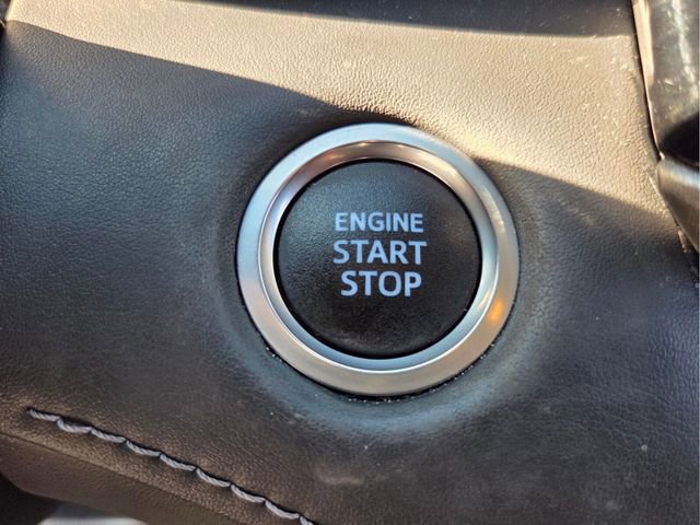 Used 2021 Toyota Highlander XLE AWD/4WD image 29