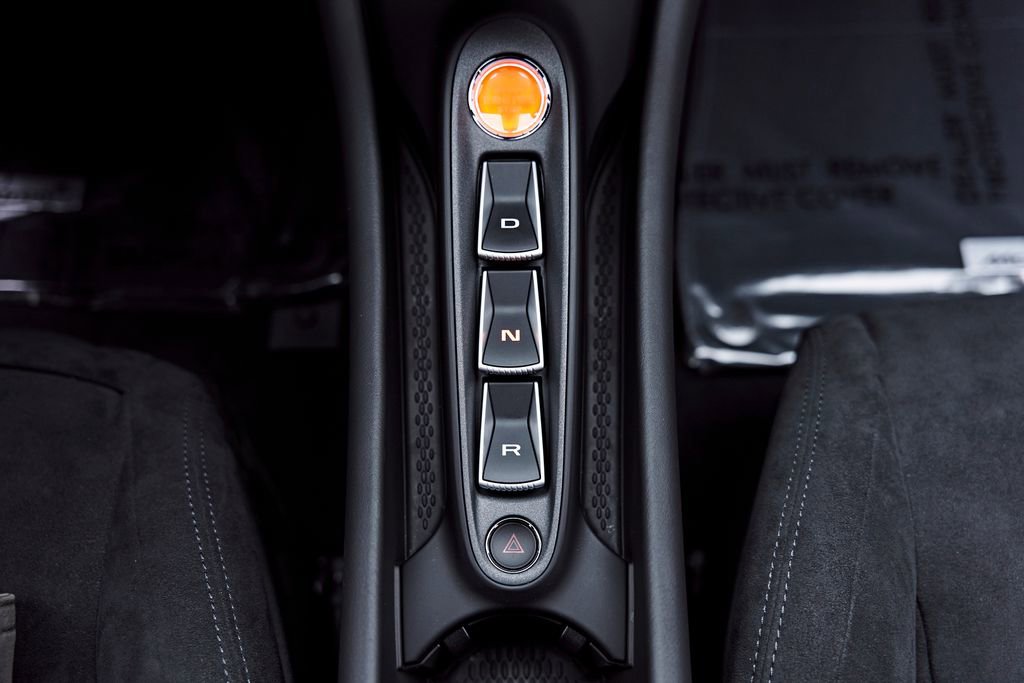 Used 2026 McLaren Artura RWD image 82