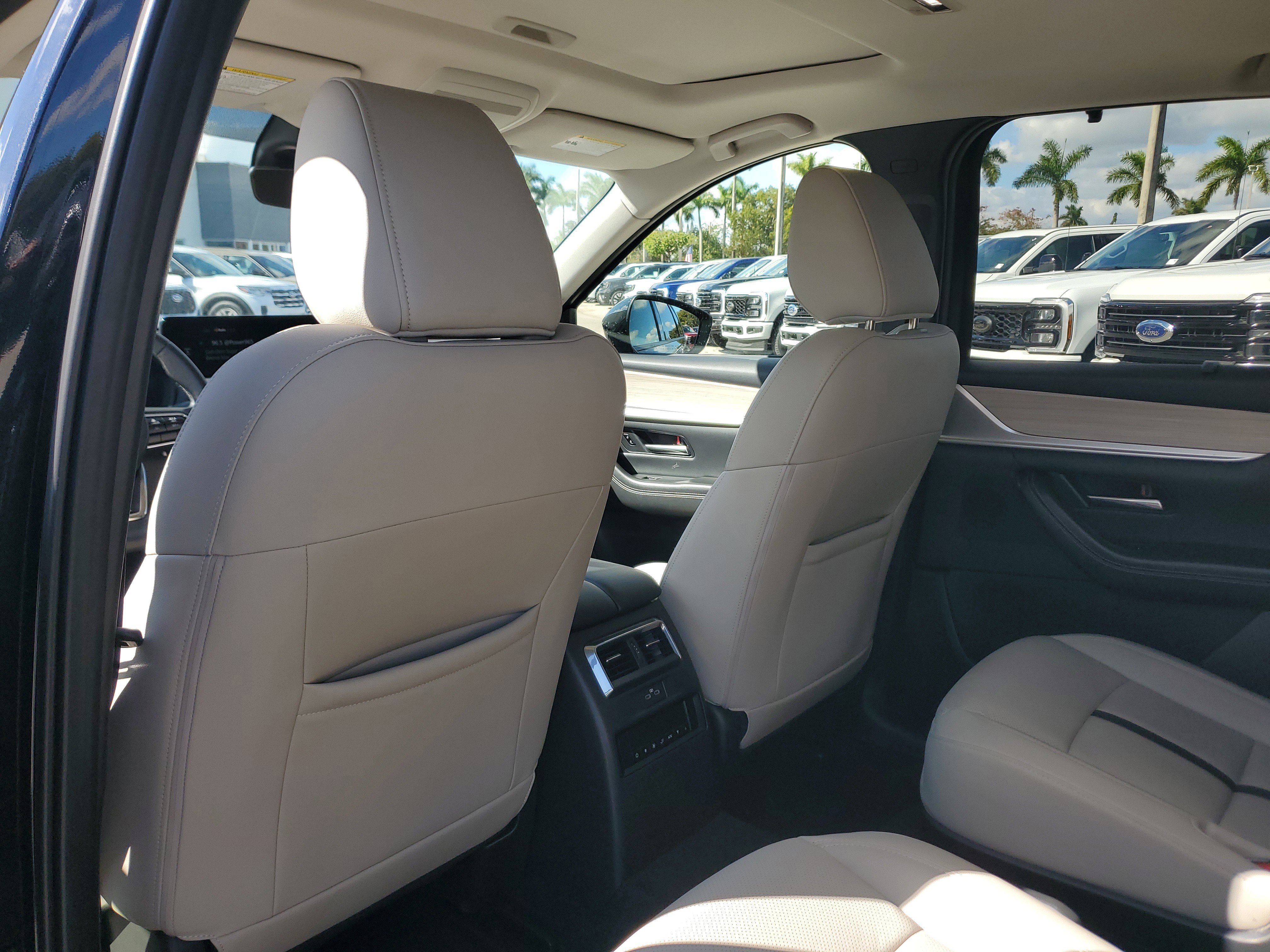 Used 2025 MAZDA CX-90 3.3 Turbo w/ Preferred Package image 15