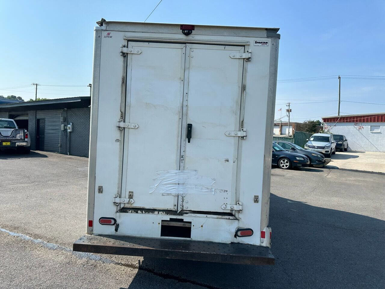 Used 2018 Chevrolet Express 3500 w/ Driver Convenience Package image 7