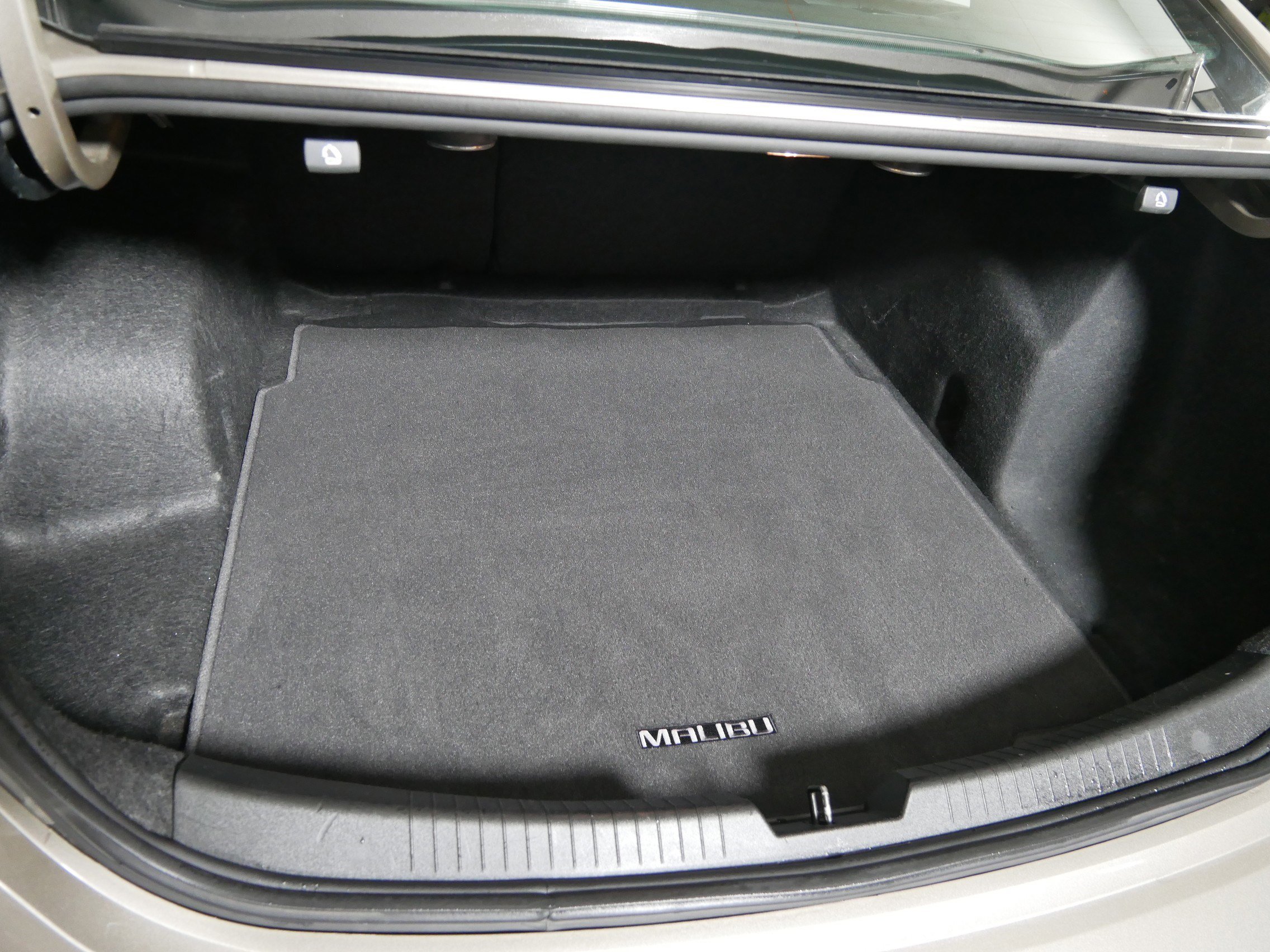 Used 2022 Chevrolet Malibu Premier image 18