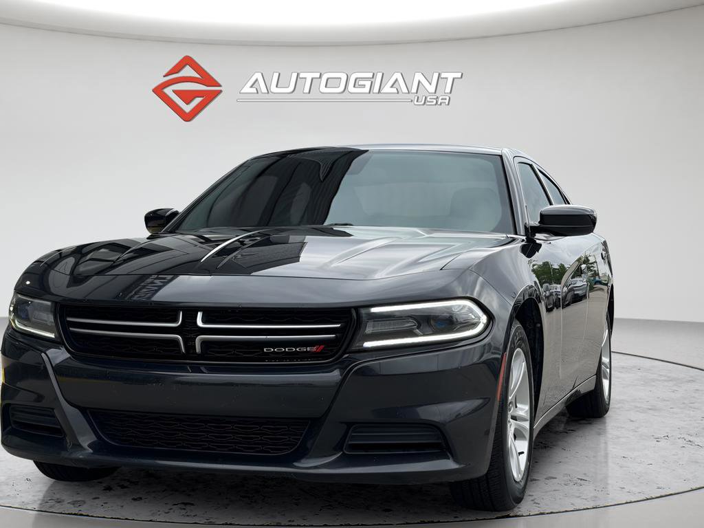 Used 2015 Dodge Charger SE RWD image 4