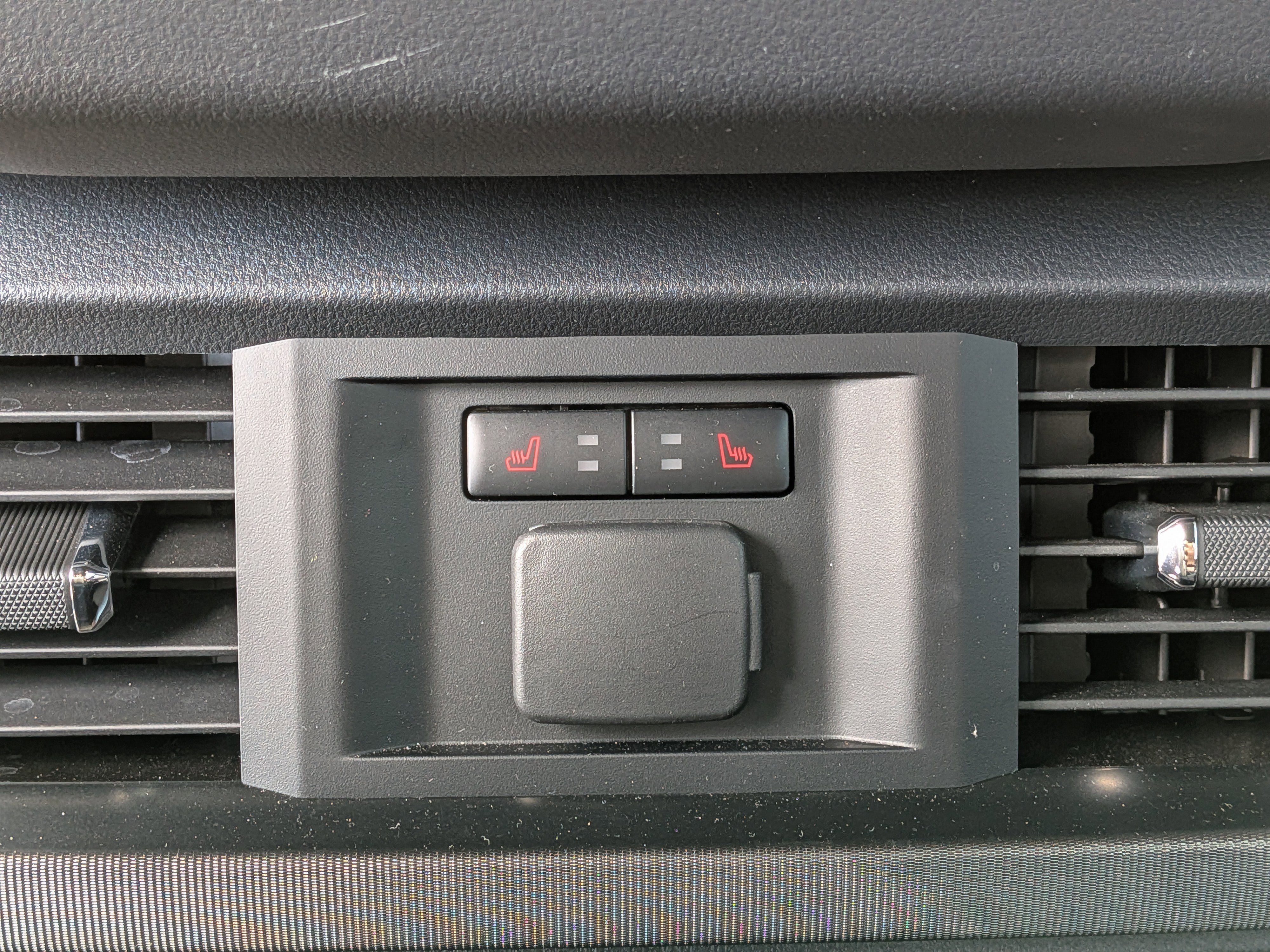 Used 2024 Ford F150 Platinum image 16